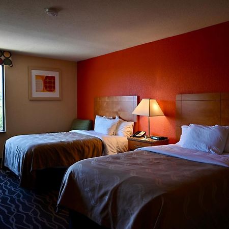 Quality Inn & Suites I-35 Near Frost Bank Center San Antonio Bagian luar foto