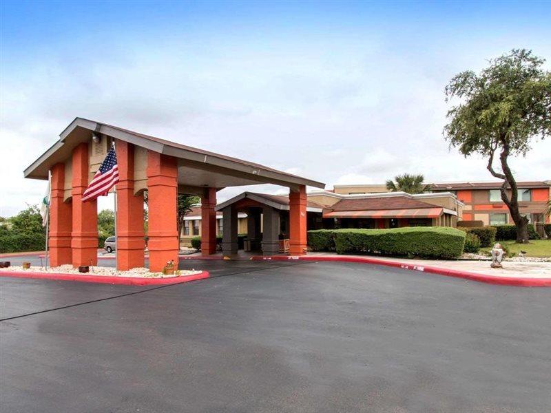 Quality Inn & Suites I-35 Near Frost Bank Center San Antonio Bagian luar foto