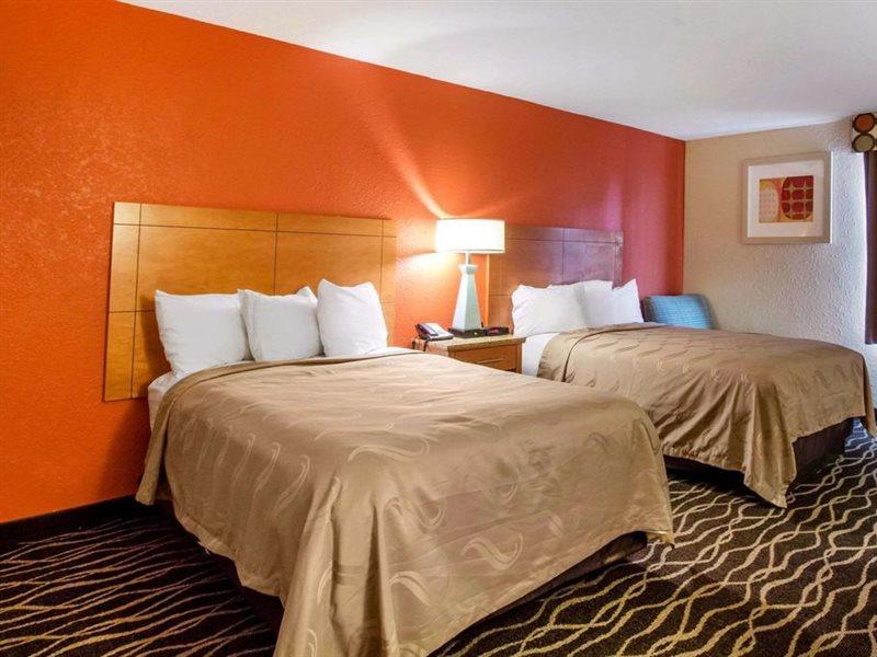 Quality Inn & Suites I-35 Near Frost Bank Center San Antonio Bagian luar foto