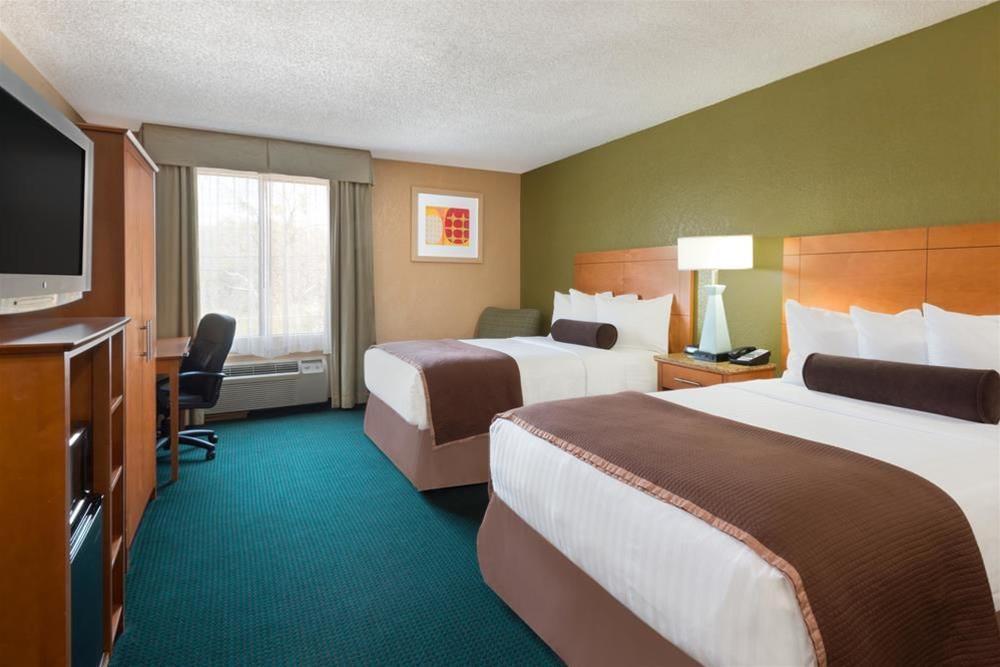 Quality Inn & Suites I-35 Near Frost Bank Center San Antonio Bagian luar foto