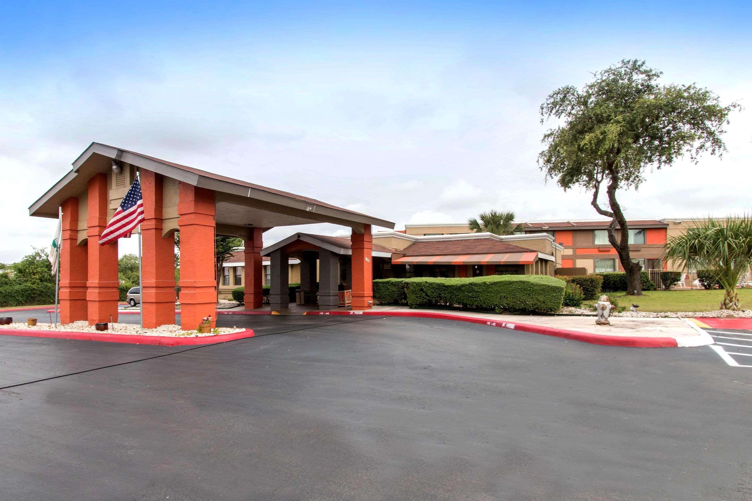 Quality Inn & Suites I-35 Near Frost Bank Center San Antonio Bagian luar foto