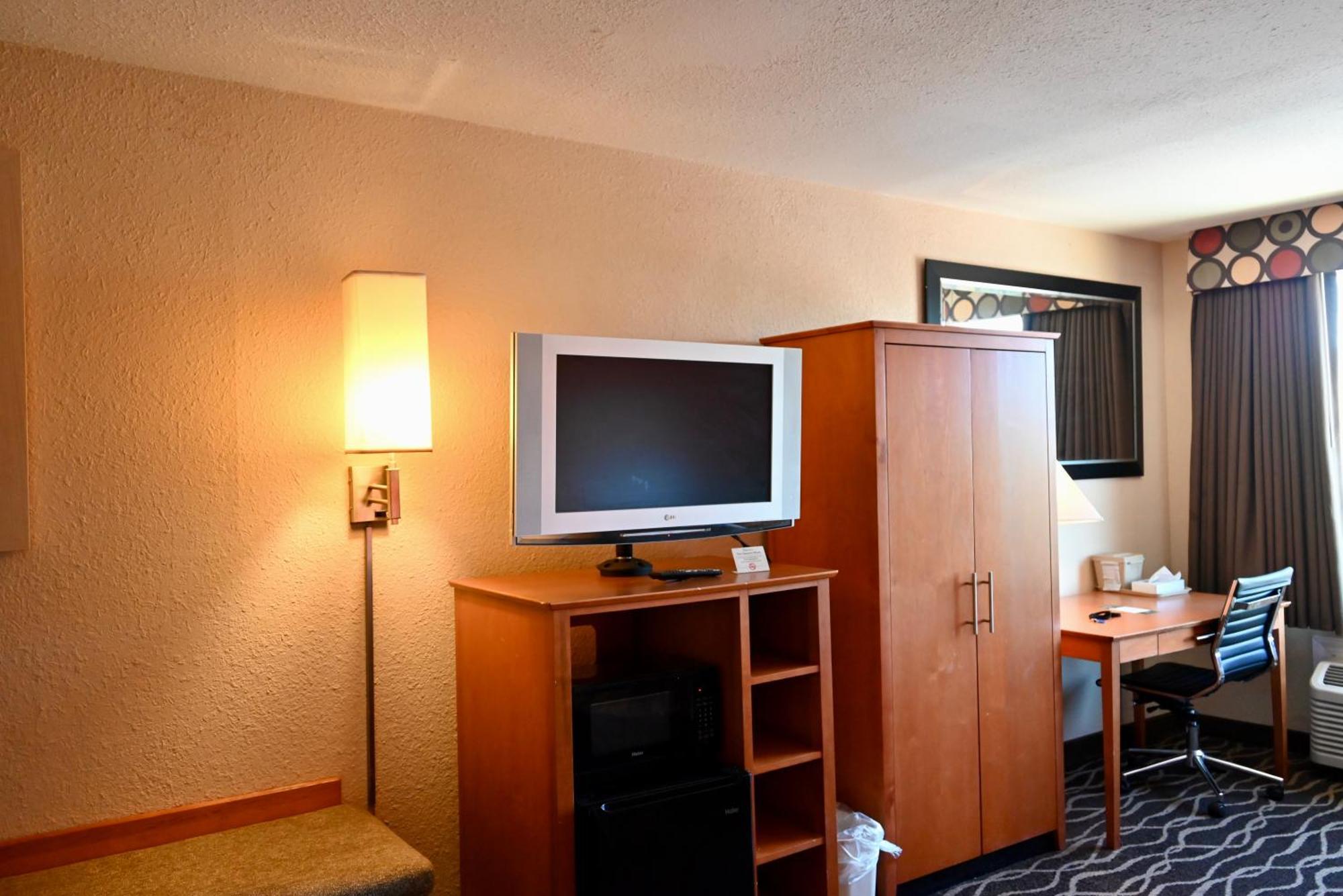 Quality Inn & Suites I-35 Near Frost Bank Center San Antonio Bagian luar foto