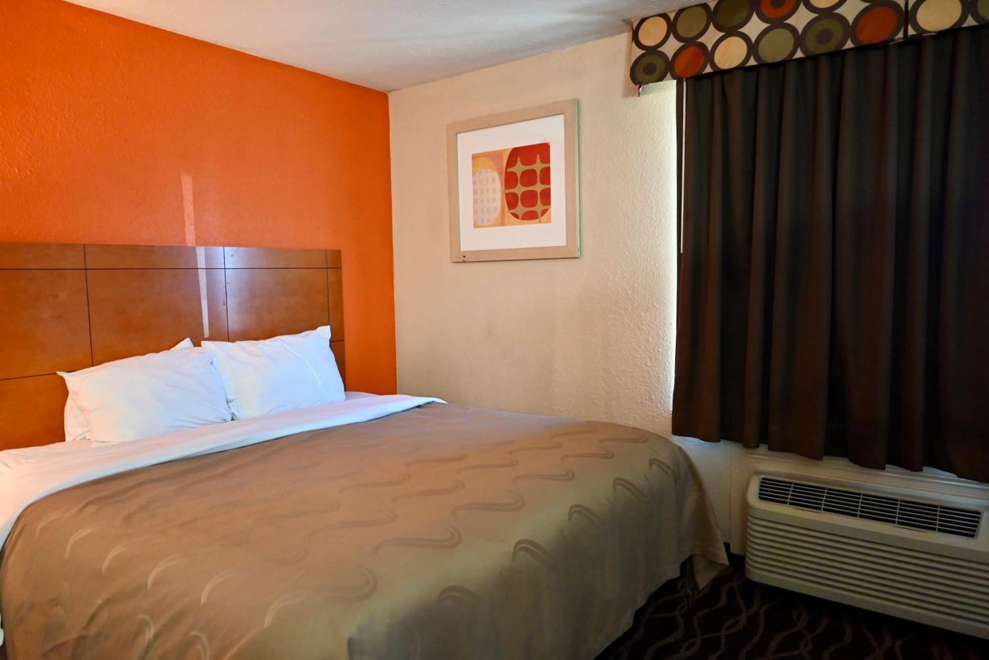 Quality Inn & Suites I-35 Near Frost Bank Center San Antonio Bagian luar foto