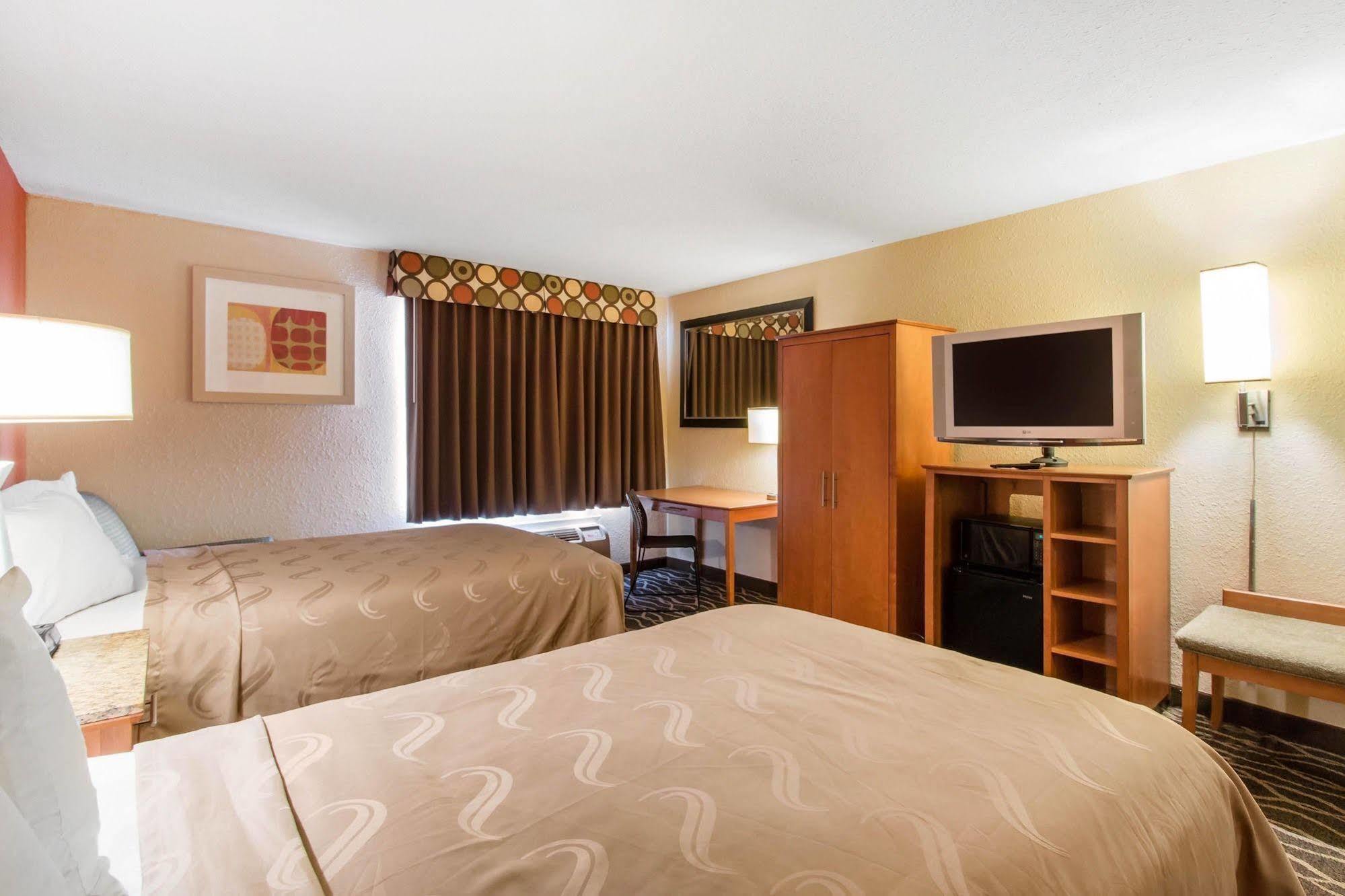 Quality Inn & Suites I-35 Near Frost Bank Center San Antonio Bagian luar foto